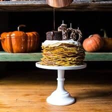 南瓜胡桃酱绉蛋糕...... 100年庆典蛋糕！