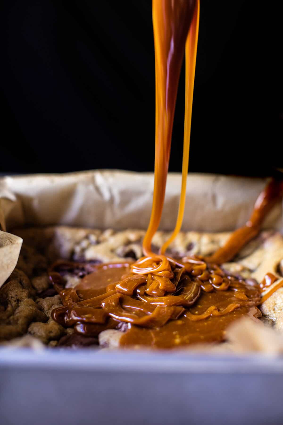 Mocha Caramel Crunch巧克力芯片饼干吧|halfbakedharvest.com @hbharvest.