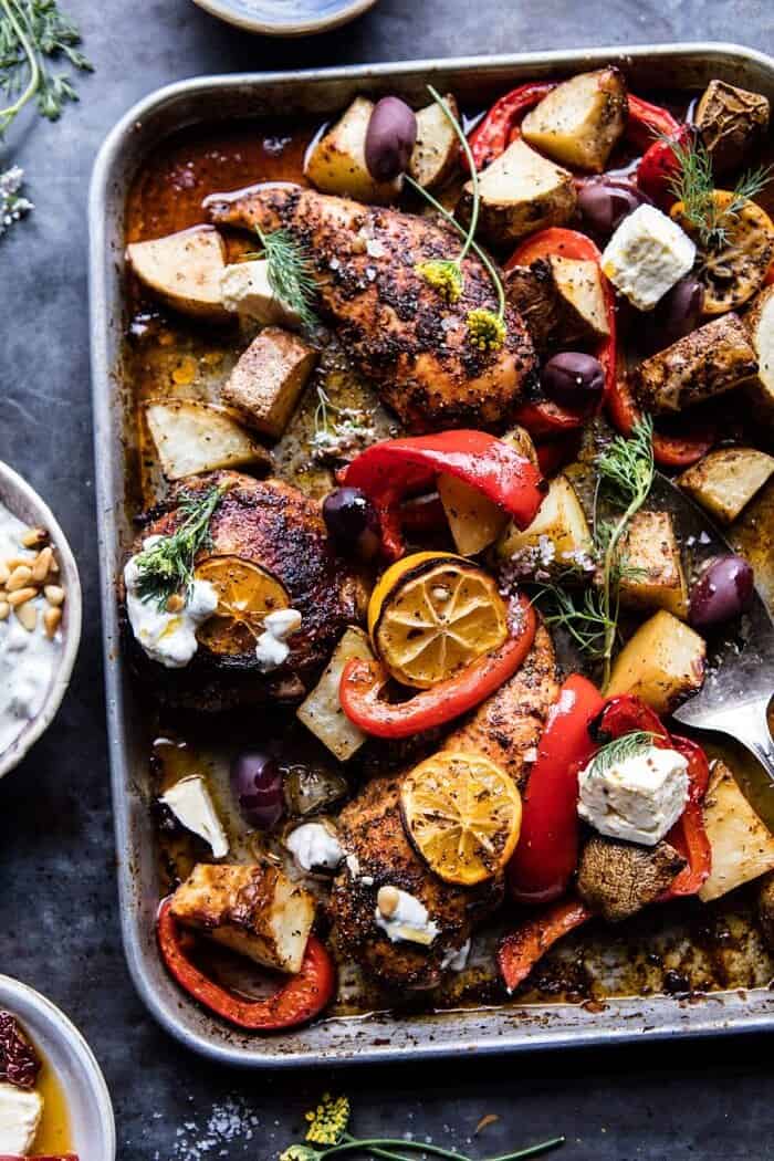 最好的简易希腊板料盘鸡肉souvlaki和土豆|halfbakedharvest.com @hbharvest.