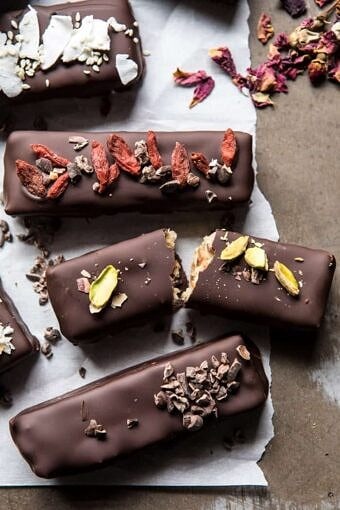 黑巧克力覆盖椰子棒|半烘烤收获。com @hbharvest #巧克力#健康#椰子#素食#无谷蛋白