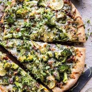 全麦柠檬烤硬花甘蓝披萨|halfbakedharvest.com #healthy #pizza #BOB娱乐下载recipes #broccoli