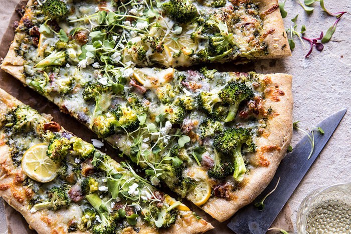 全麦柠檬烤硬花甘蓝披萨|halfbakedharvest.com #healthy #pizza #BOB娱乐下载recipes #broccoli