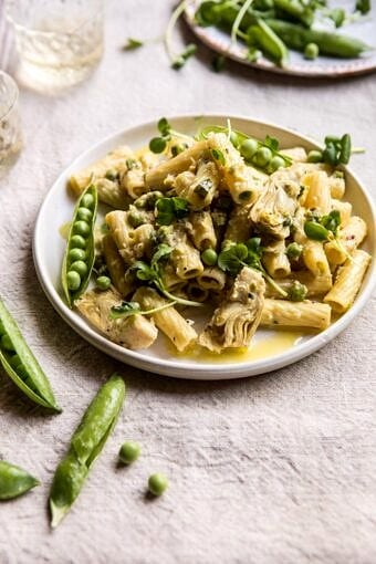 30分钟的朝鲜蓟和豌豆rigatoni面食|halfbakedharvest.com #pasta #spring #artichokes #BOB娱乐下载recipes