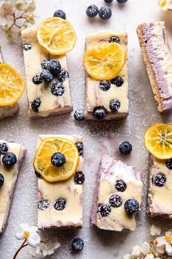 蓝莓柠檬芝士蛋糕酒吧用蜜饯柠檬|halfbakedharvest.com #spring #easter #cheesecake #dessert