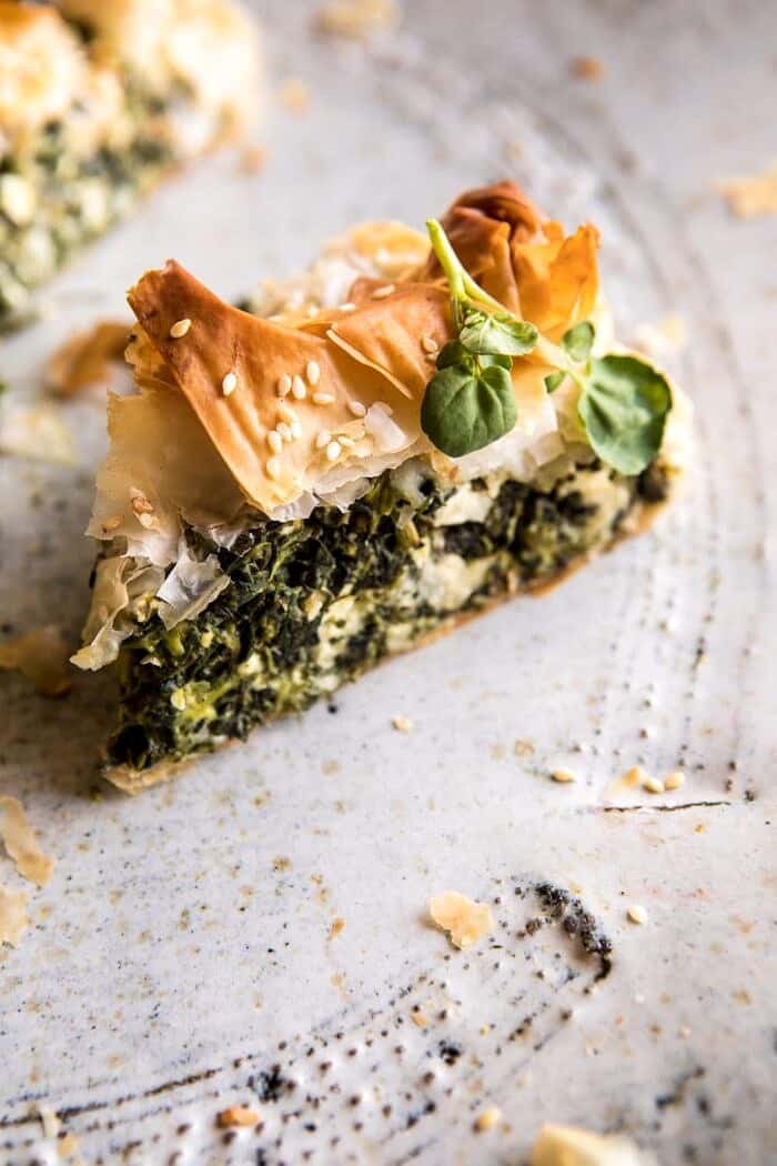 希腊菠菜和希特萨饼（Spanakopita）|halfbakedharvest.com #greek #easter #spring #spinach