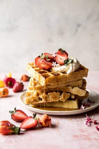 夜间华夫饼，配以迈耶柠檬奶油和草莓|halfbakedharvest.com＃bunch #breakfast #waffles #east #mothersday