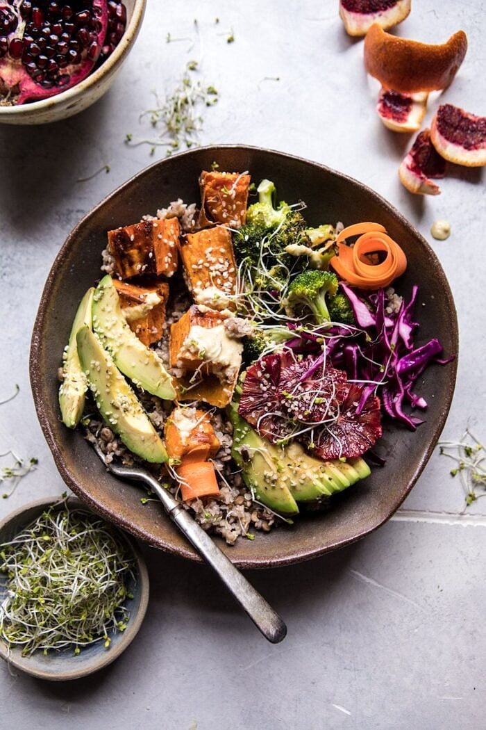 充满活力的春天硬花甘蓝佛碗|halfbakedharvest.com #healthy #vegan #BOB娱乐下载recipes #avocado