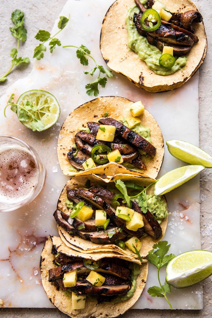 Asada蘑菇炸玉米饼与石灰砸碎鳄梨|halfbakedharvest.com #tacos #healthy #dinner #mexican
