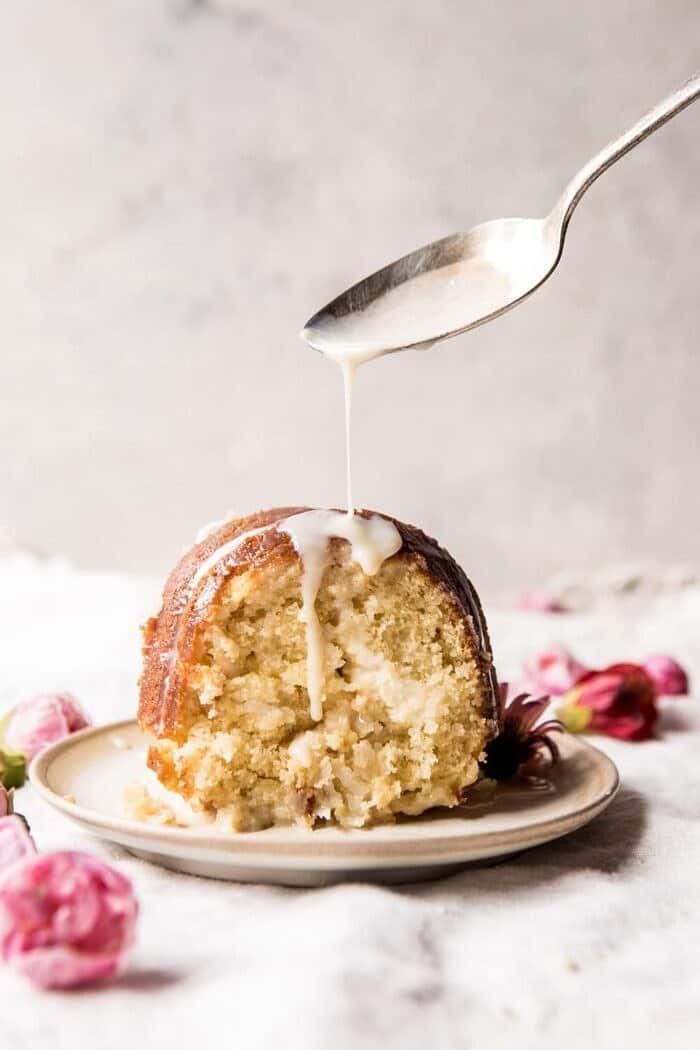 奶油芝士旋转椰子Tres Leches Cake |halfbakedharvest.com #cake #mexican #BOB娱乐下载recipes #spring