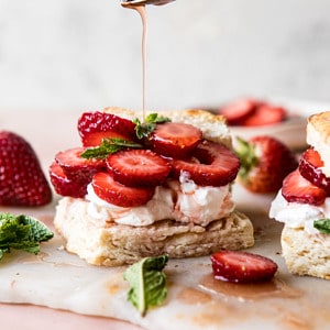 草莓波旁脆饼|halfbakedharvest.com #strawberries #shortcake #spring #summer #easyrecipe