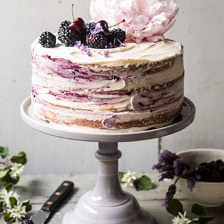 黑莓薰衣草白巧克力奶油裸蛋糕。