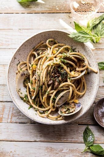 黄油蘑菇和蛤蜊面食|halfbakedharvest.com #pasta #easyrecipe #sumberBOB娱乐下载cipes