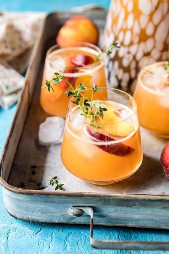 甜宝京桃桃柠檬水|halfbakedharvest.com #peaches #bourbon #lemonade