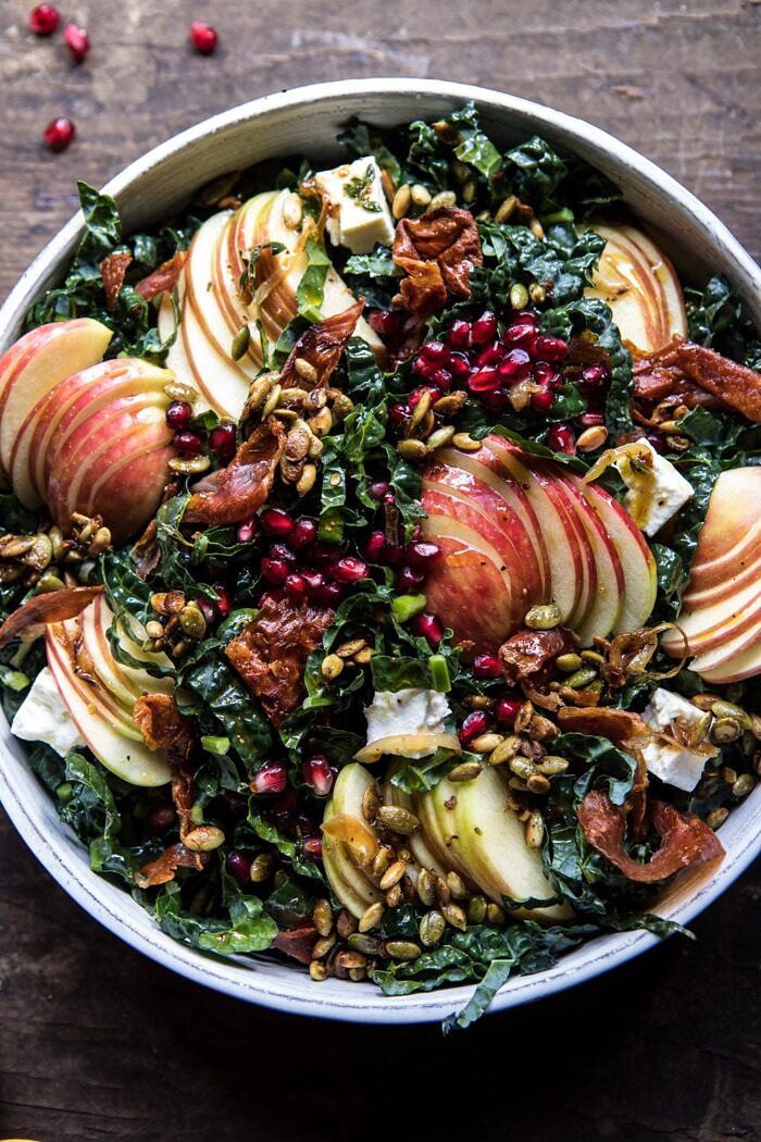 秋季收获蜜克斯普苹果和羽衣甘蓝沙拉|halfbakedharvest.com #fall #easyBOB娱乐下载recipes #heplateyrecipe #apples #salad