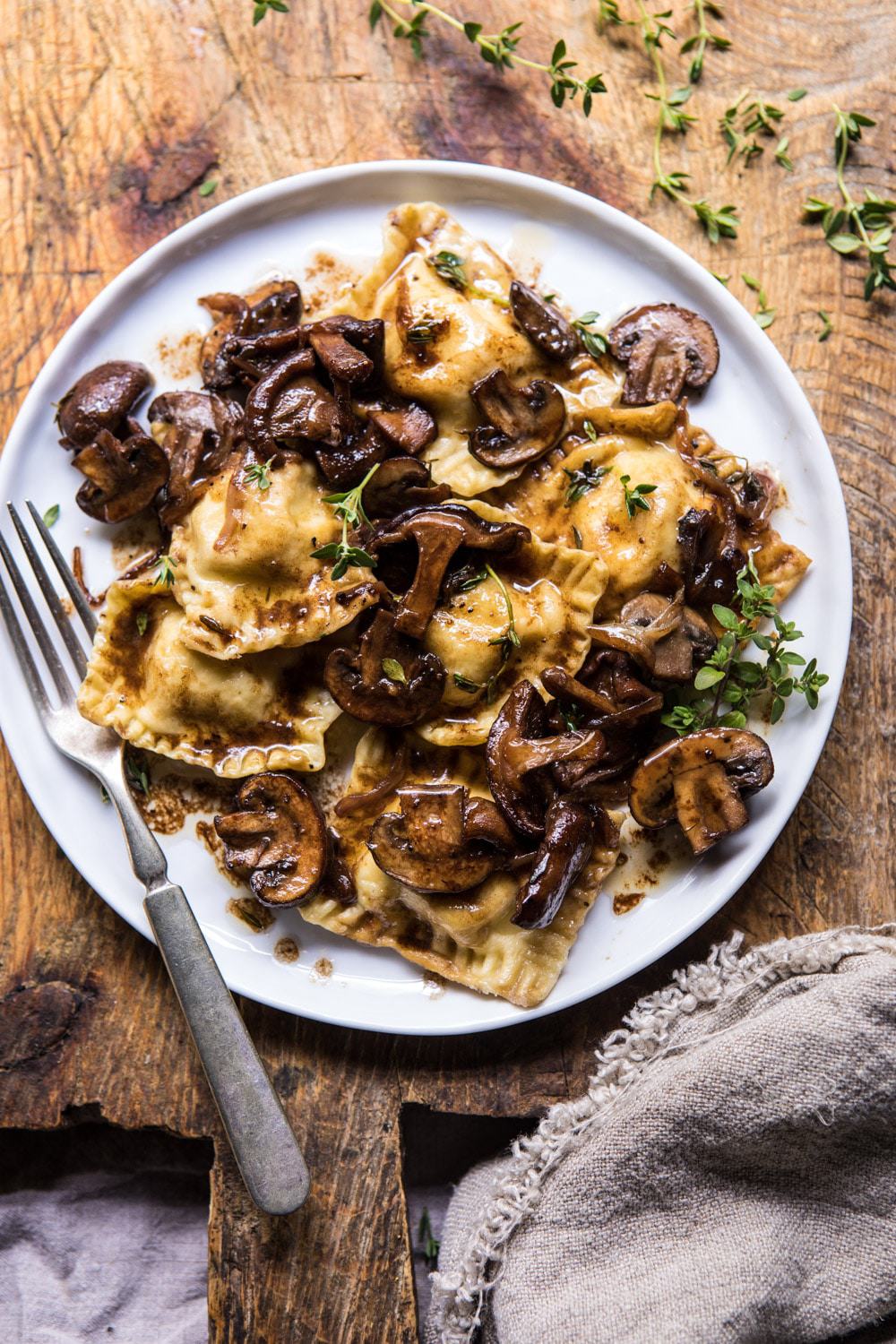 Herby Buttered Balsamic Mushroom Ravioli | halfbakedharvest.com # Mushroom #italian # Ravioli #easBOB娱乐下载yrecipes