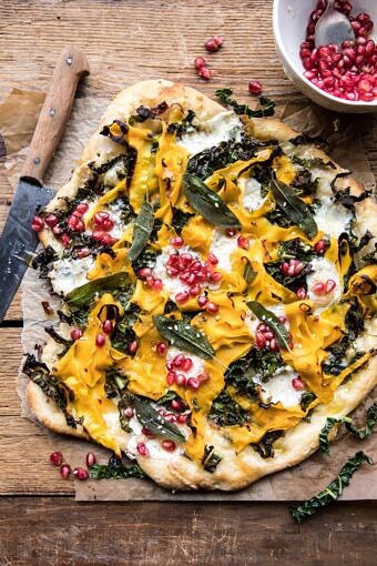 焦糖洋葱，南瓜，和脆皮芥兰比萨|halfbakedharvest.com #pizza #autumn #fallBOB娱乐下载recipes #easy #easydinner