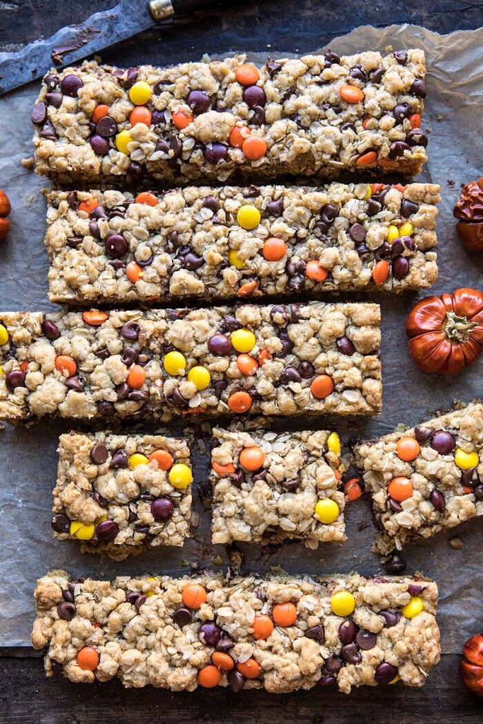 怪物燕麦粥巧克力饼干棍棒|halfbakedharvest.com #cookies #fall #autumn #halloween #thanksgiving #chocolate #easyBOB娱乐下载recipes
