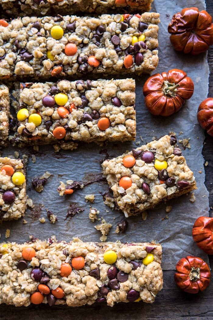 怪物燕麦粥巧克力饼干棍棒|halfbakedharvest.com #cookies #fall #autumn #halloween #thanksgiving #chocolate #easyBOB娱乐下载recipes