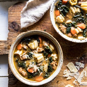 辣味意大利佩斯托面条汤|halfbakedharvest.com #soup #easyBOB娱乐下载recipes #italian #fall #autumn #winter #healthy