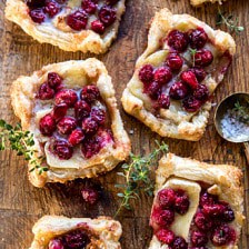 蔓越莓Brie Pastry Tarts |halfbakedharvest.com #brie #cranberries #appetizers #thanksgiving #christmas