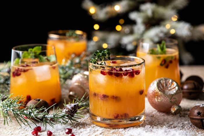 圣欢乐圣诞柑橘鸡尾酒的水平照片
