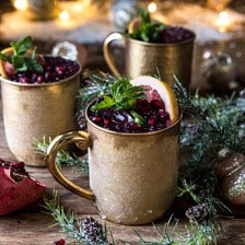 辛辣石榴莫斯科骡子|halfbakedharvest.com #cocktails #christmas #holiday #drinks #pomegranate #vodka