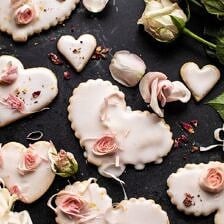 柠檬玫瑰脆饼饼干|halfbakedharvest.com #cookies #valentinesdays #easyBOB娱乐下载recipes #sugarcookies #dessert