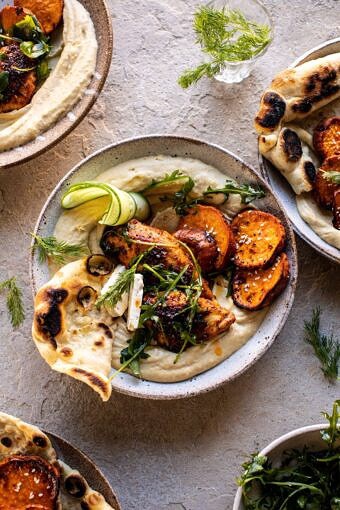 锅鸡shawarma配芝麻和鹰嘴豆泥|halfbakedharvest.com #easyBOB娱乐下载recipes #healthyyrecipes #sheetpan #chickenrecipes #hummus