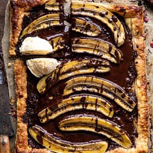温暖的巧克力香蕉galette |halfbakedharvest.com #banana #chocolate #dessert #easyBOB娱乐下载recipes #chocolaterecipes #baking