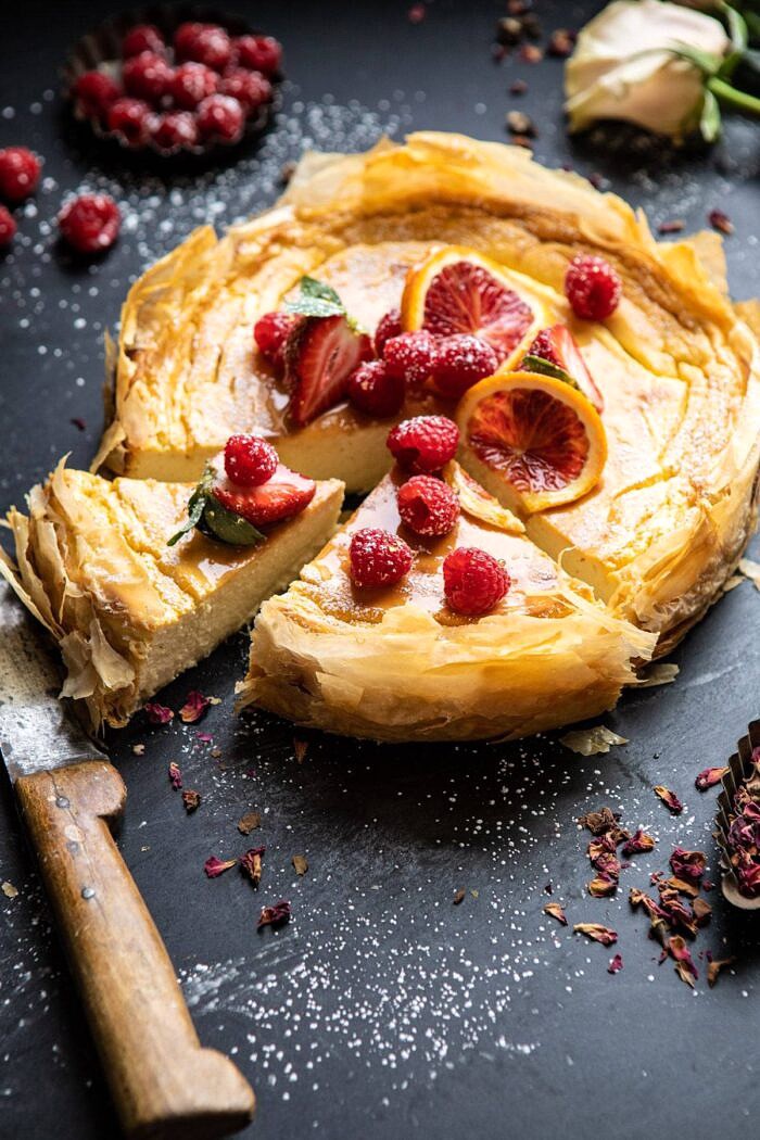 鞭打柠檬乳清干酪乳酪蛋糕|halfbakedharvest.com #cheesecake #easyrecipe #ricotta #deesert #cake #valentinsday