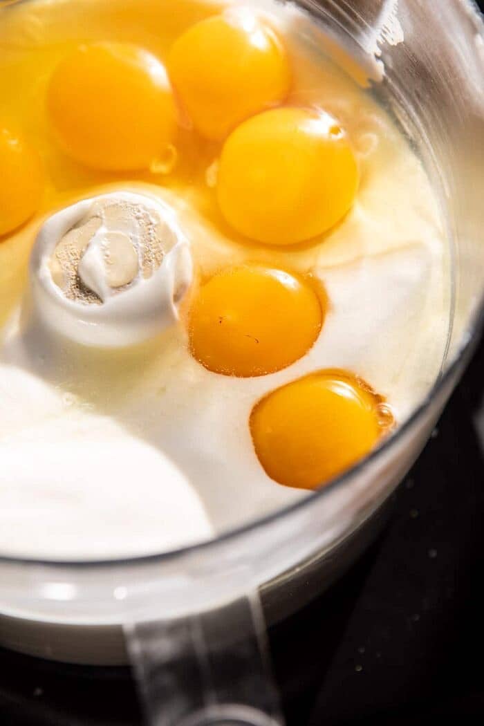 烤前加入生鸡蛋的乳清干酪