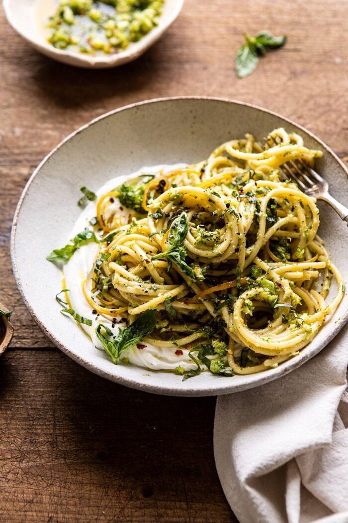 西兰花PESTO面食用鞭打乳清干酪|halfbakedharvest.com #broccoli #pasta #easyBOB娱乐下载recipes #heplateyrecipes