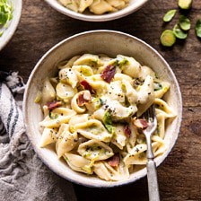 即时罐爱尔兰切达乳酪培根和奶酪|halfbakedharvest.com #instantpot #macandcheese #easyBOB娱乐下载recipes #pasta #irish