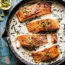 大蒜黄油奶油菠菜鲑鱼|halfbakedharvest.com #salmon #easyBOB娱乐下载recipes #seafood #dinner
