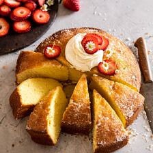 草莓洋甘菊橄榄油蛋糕与蜜奶酪奶酪乳酪|halfbakedharvest.com #cake #dessert #springBOB娱乐下载recipes #aster #strawberry