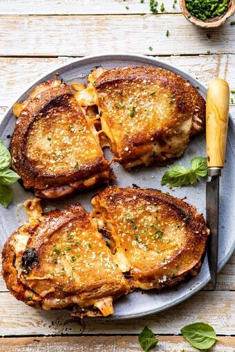 泡菜烤奶酪|halfbakedharvest.com #grilledcheese #easyBOB娱乐下载recipes #korean