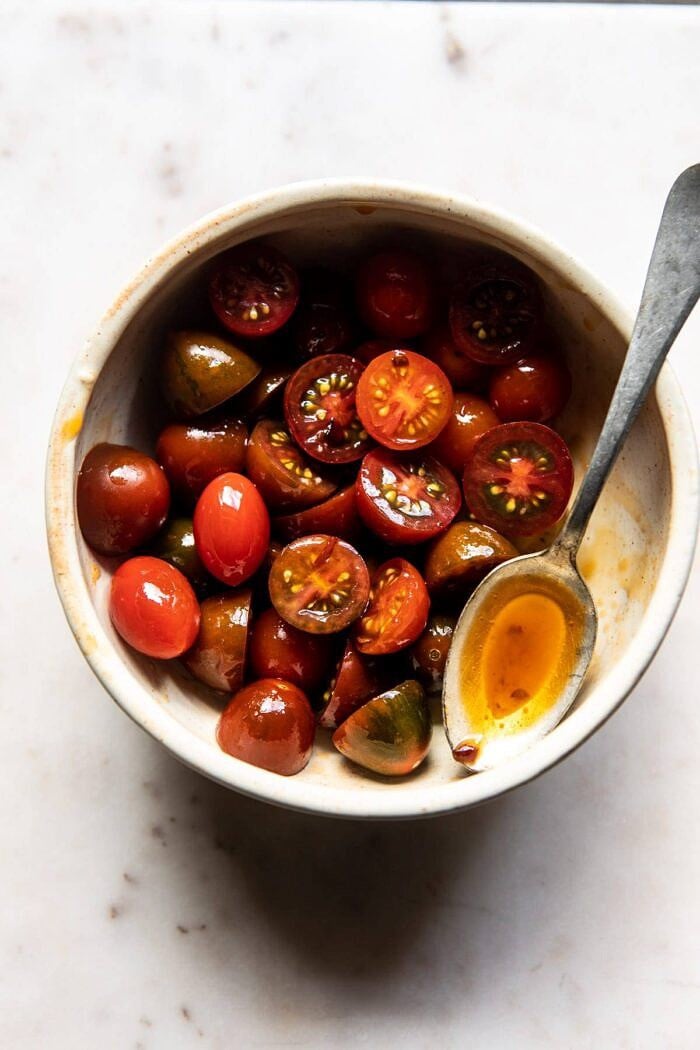 腌西红柿在碗里