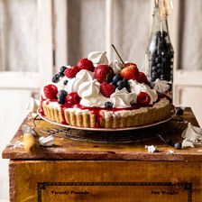 No-Bake Eton Mess Berry Cheesecake | halfbakedharvest.com # Cheesecake #nonbake #easBOB娱乐下载yrecipes #dessert # 7月4日
