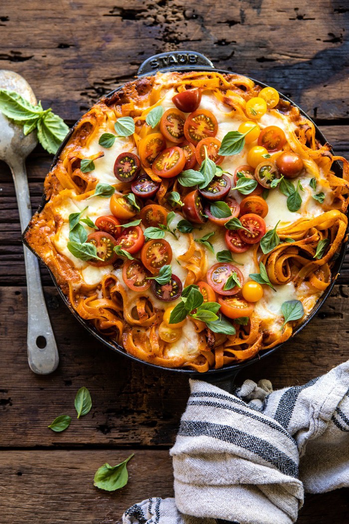一个锅30分钟奶油番茄罗勒面食烘烤|halfbakedharvest.com #pasta #summerBOB娱乐下载recipes #onepot