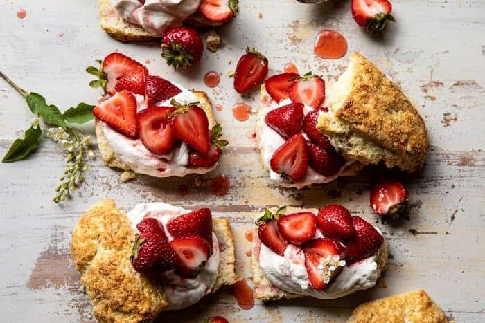最好的草莓酥饼的横向照片