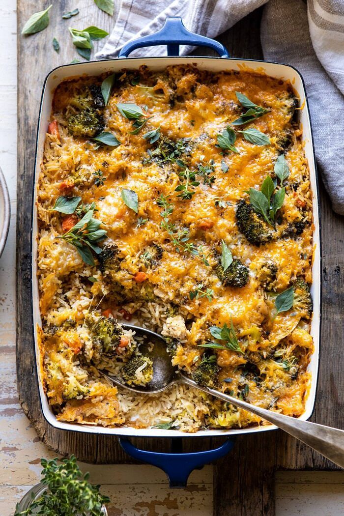 西兰花切达鸡肉和米饭|halfbakedharvest.com #casserole #healthyBOB娱乐下载recipes #familyrecipes #chickenandrice