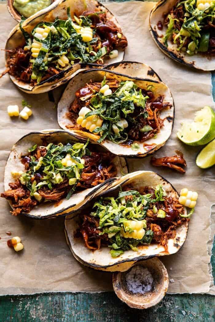 速溶锅烧烤啤酒拉鸡肉炸玉米饼与牧场玉米板|halfbakedharvest.com #instantpot #slowcooker #easyBOB娱乐下载recipes #tacos