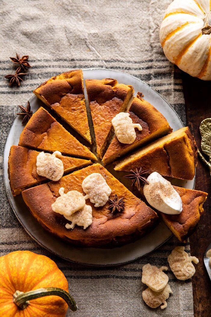 烧火巴斯克南瓜香料芝士蛋糕|halfbakedharvest.com #pumpkin #cheesecake #thanksgiving