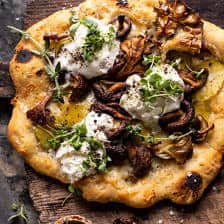 土豆和野生蘑菇布拉塔披萨|半烤收获