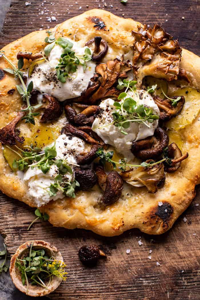 土豆和野生蘑菇布拉塔披萨|半烤收获