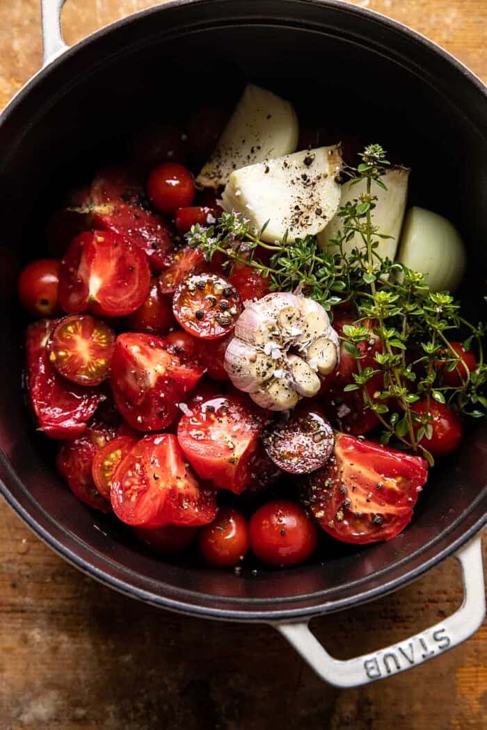 西红柿在煮之前放入锅中