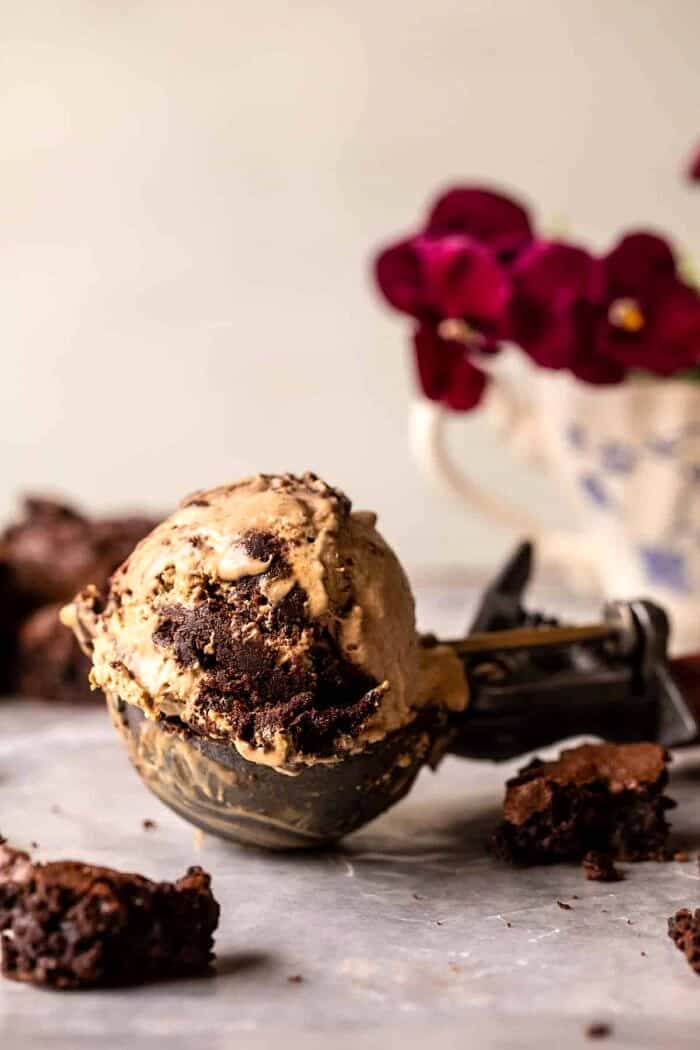 没有搅乳巧克力布朗尼咖啡冰淇淋|半烤harvest.com